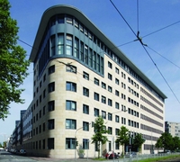 PAMERA verlängert mit dwpbank im Frankfurter Bürohaus Bockenheimer Warte bis 2026