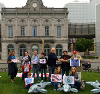 EU-Parlamentarier für die Freiheit der Delfine - WDSF und ProWal Demo in Brüssel