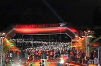 Energizer Night Run verwandelte Kölner Rheinpark in Lichtermeer