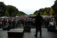 Demonstration in Berlin: "Stop iWright" schließt sich "Freiheit statt Angst" an