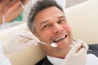 Zahnarzt in Vaihingen / Enz informiert über Zahnimplantate