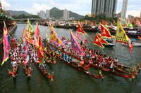 Hongkong feiert Dragon Boat Carnival XXL
