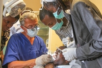 Thüringer Zahnarzt erhält Bundesverdienstordens für ehrenamtliches Engagement in der Entwicklungshilfe