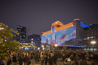 "Art on theMART" in Chicago: Meisterwerke der Kunstgeschichte als riesige Lichtinstallationen