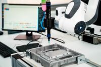 TQ-Automatisierungslösungen mit Cobots als Game-Changer für den EMS-Bereich