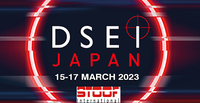 Fred Stoof von Stoof International präsentiert in Tokio auf DSEI 2023 Chiba Japan gepanzerten VR9 TROJAN