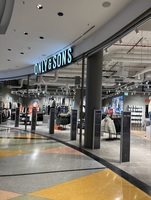 Only & Sons feiert Eröffnung im ALEXA